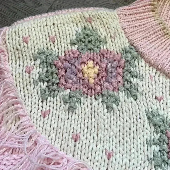 🔥huntington Ridge🔥 | Vintage 1980’s hand knitted pink sweater with flowers - Picture 6 of 11